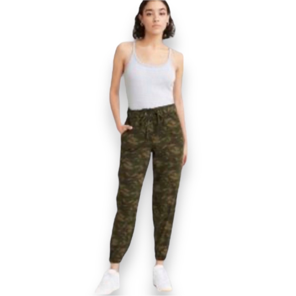 Old navy kids camo joggers XL (14-16) husky